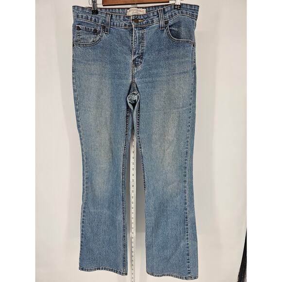 Vintage Levi Strauss Womens Sz 12 Long Bootcut Blue Jeans Low Rise Light Wash - Picture 1 of 4